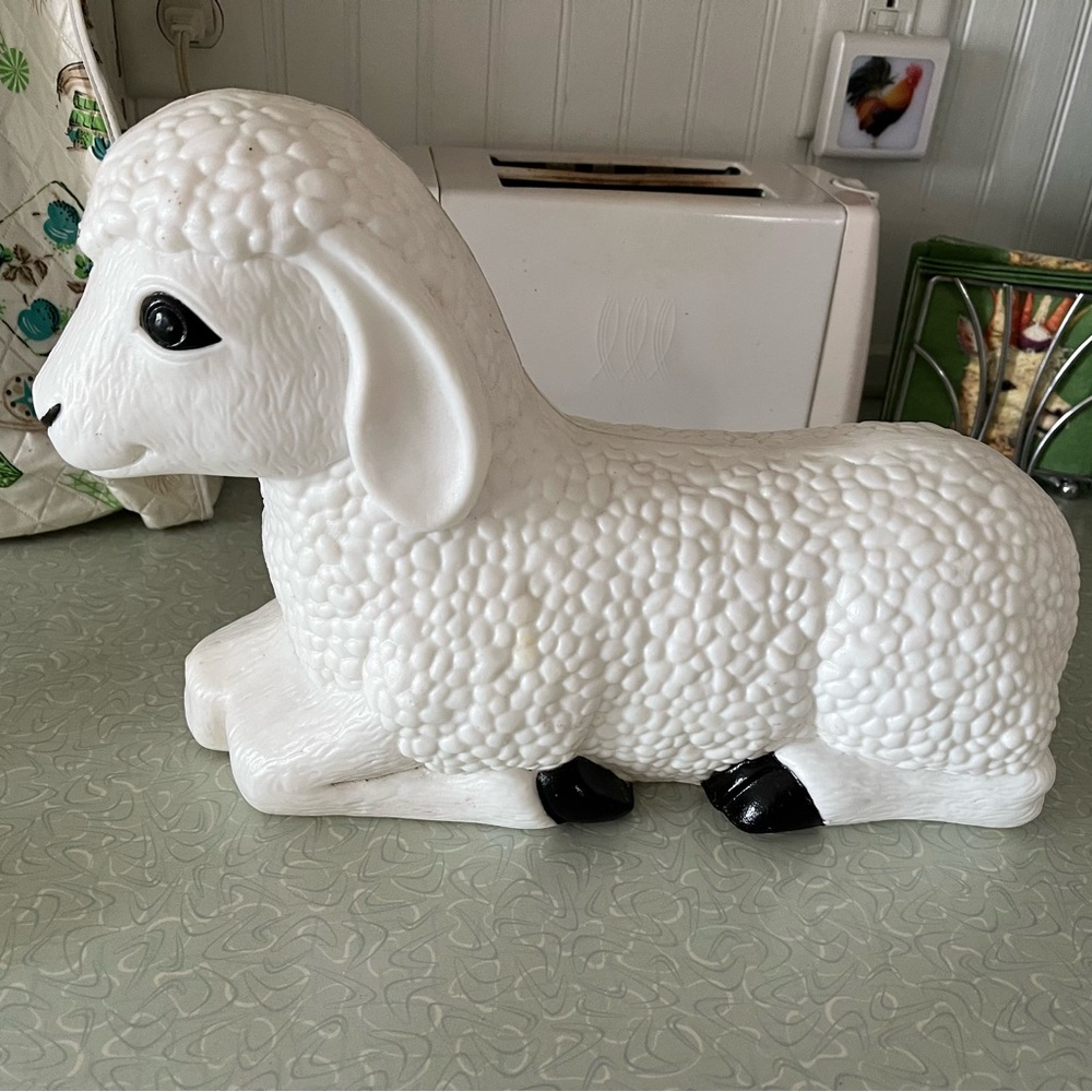 Vintage blow mold plastic lighted lamb sheep Christmas nativity Easter - Picture 2 of 14